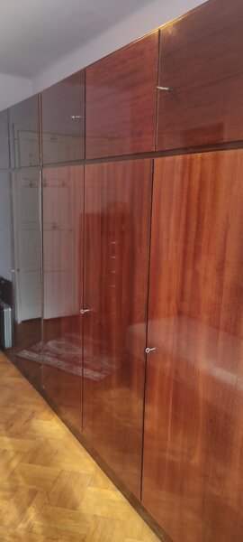 Sifonier, biblioteca, canapea, masina spalat